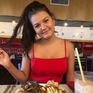 Meet your Posher, Danielle